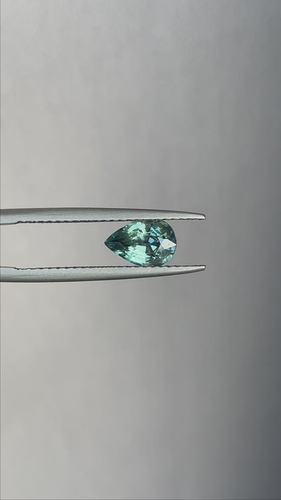 natural green sapphire gemstone 4gb