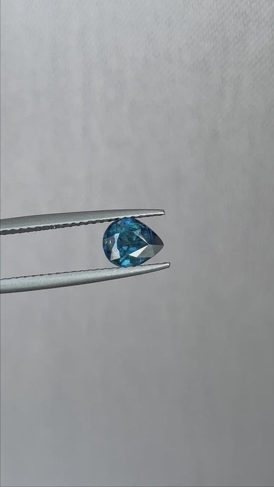 bluish green sapphire precious stone 1efv