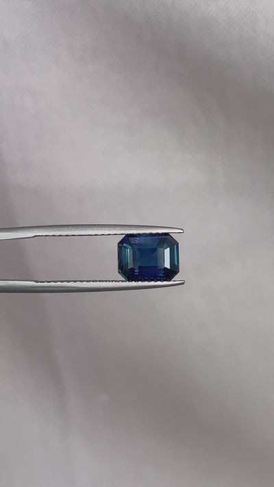 teal blue green gemstone sapphire