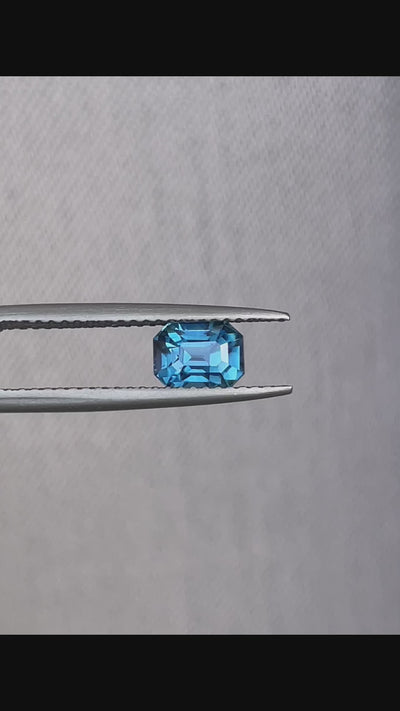 bluish green sapphire precious stone 6dfd