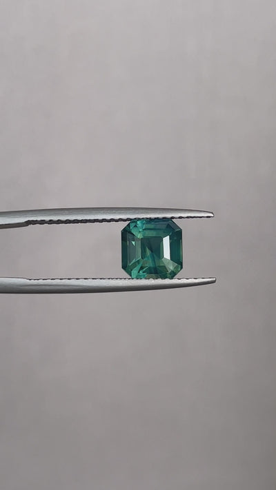 teal blue green gemstone sapphire