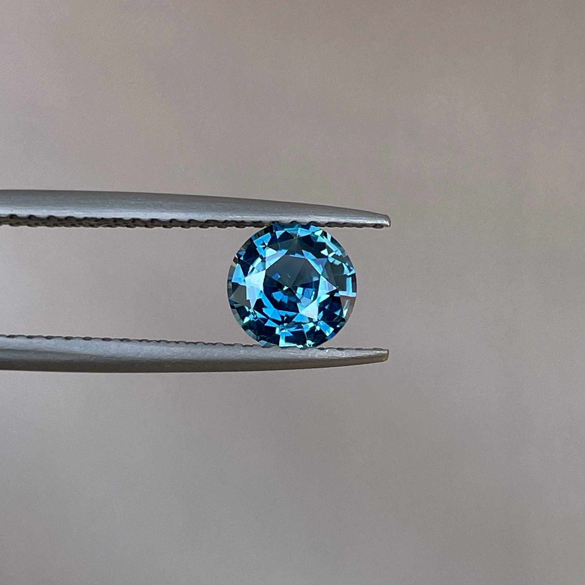 teal blue green parti sapphire round cut gem 