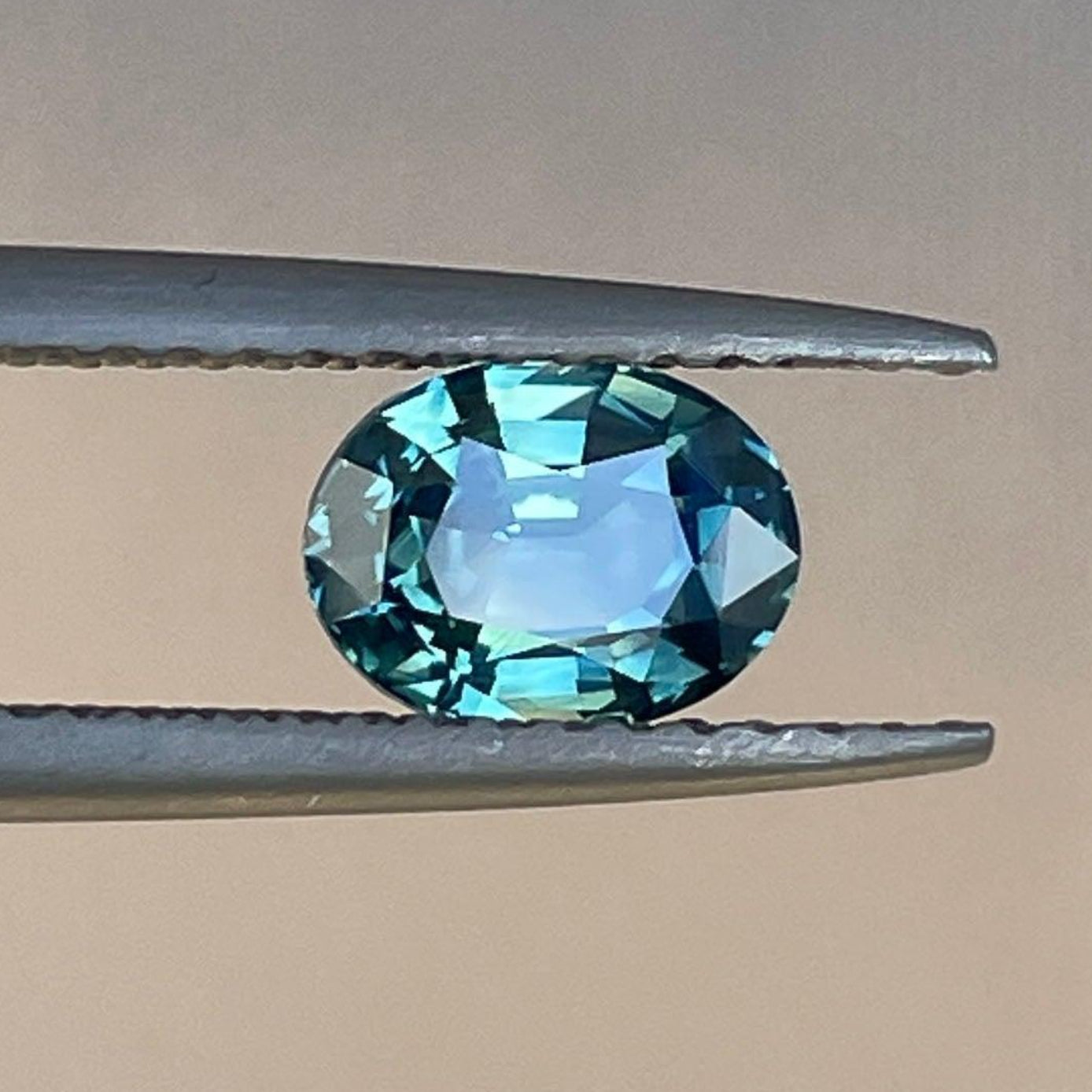 NASHGEMSのオーバルカットティールサファイア、1.00カラット、天然サルデーニャ産ティールサファイア、婚約指輪に最適。