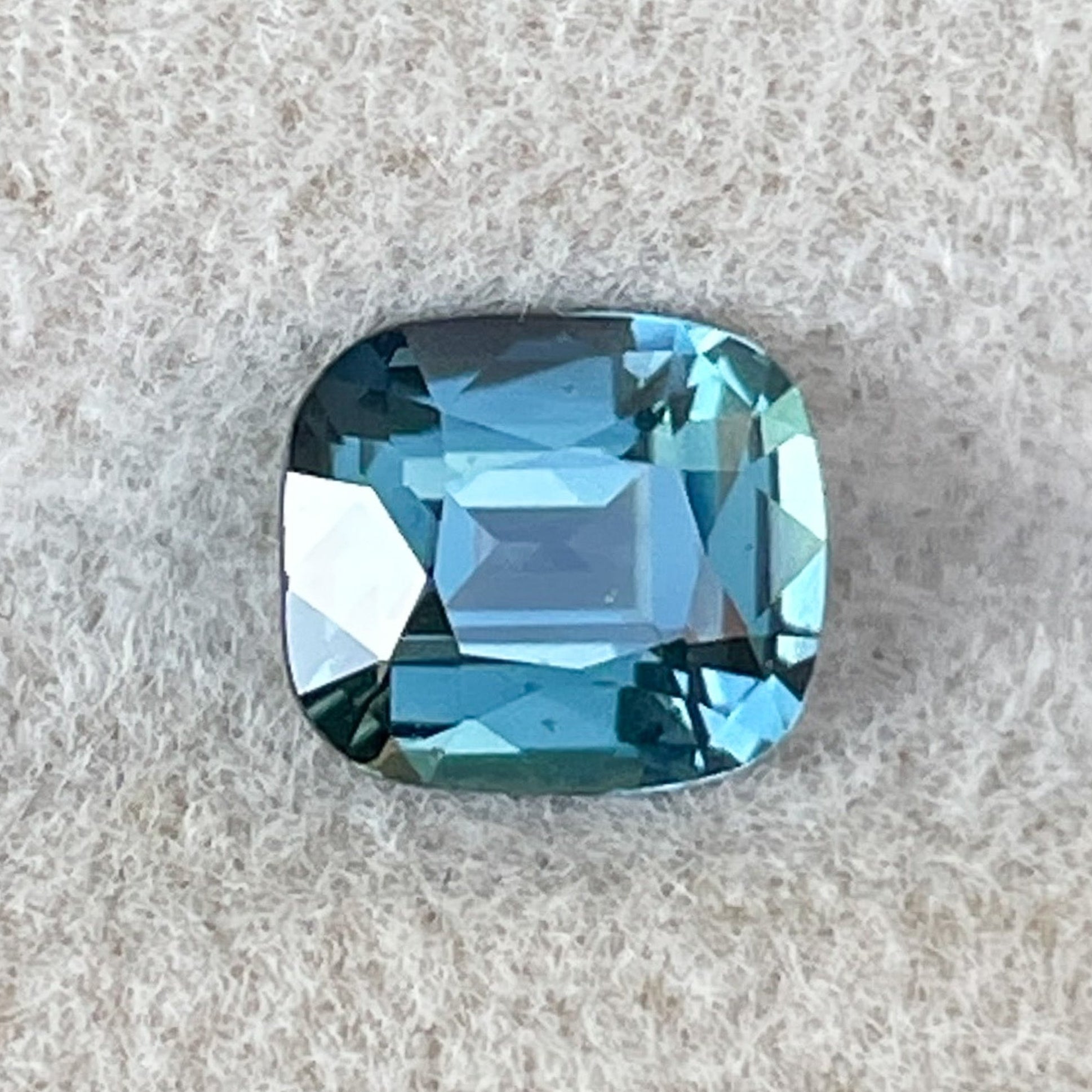 Saphir bleu sarcelle naturel 1,18 Ct taille coussin pierre précieuse détachée pour bague de fiançailles ou bijou personnalisé par NASHGEMS