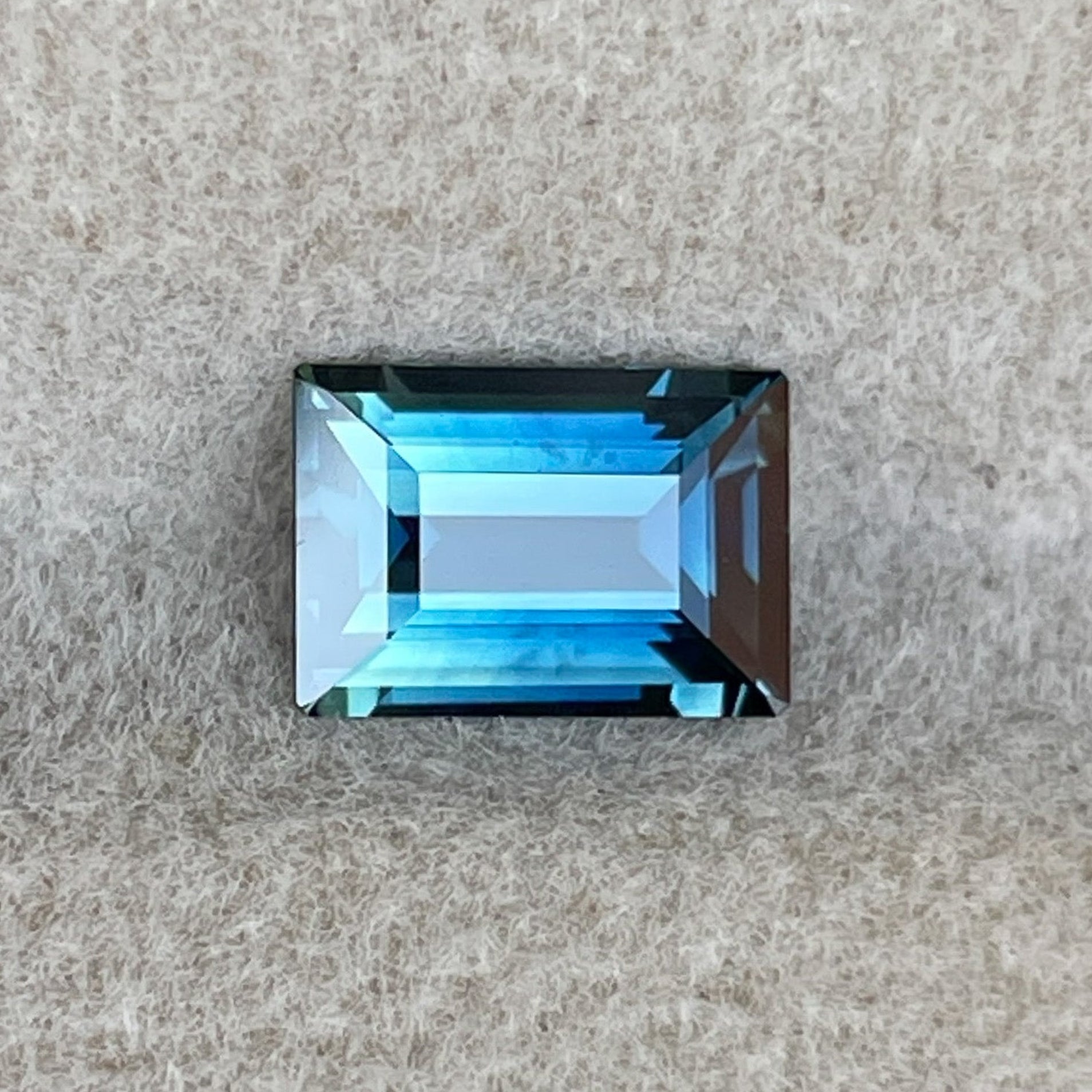 Saphir bleu sarcelle naturel 1,15 Ct taille princesse, pierre précieuse détachée de NASHGEMS pour bagues de fiançailles ou bijoux personnalisés.