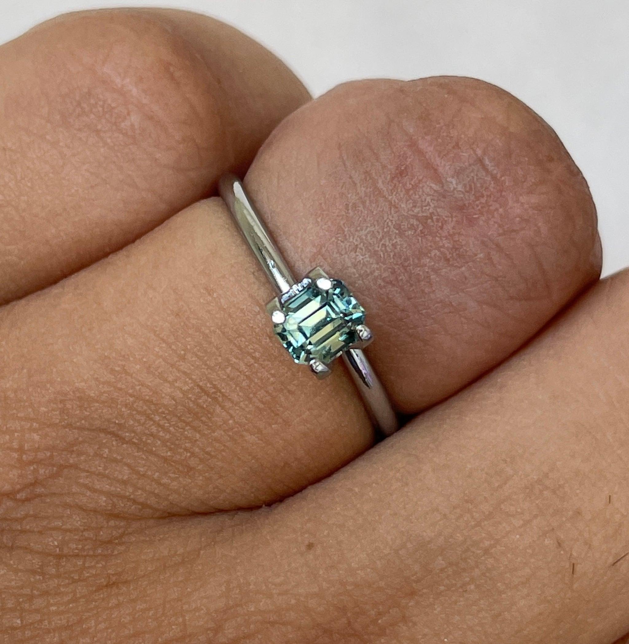 teal green parti colored loose sapphire